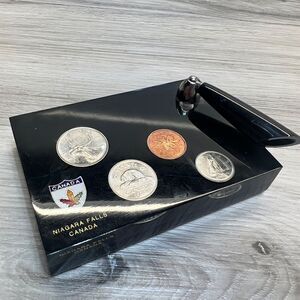 Destktop Pen Holder in Acrylic with Uncirculated 1988 Canada Coin Mint Set